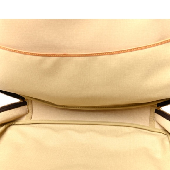 LOUIS VUITTON
Monogram Alize 24 Heures Luggage - Picture 4 of 12